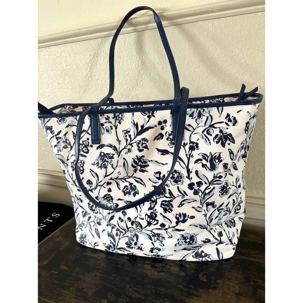 Vera Bradley Large Every Day Tote Perennially Cream NWT Blue White - Picture 2 of 5